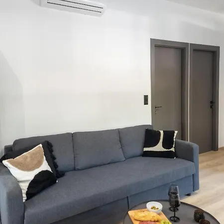 Apartment Psaron Suites Near Port