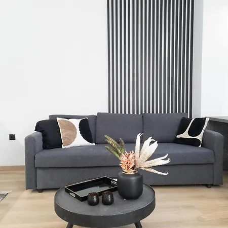 Psaron Suites Near Port Apartment *