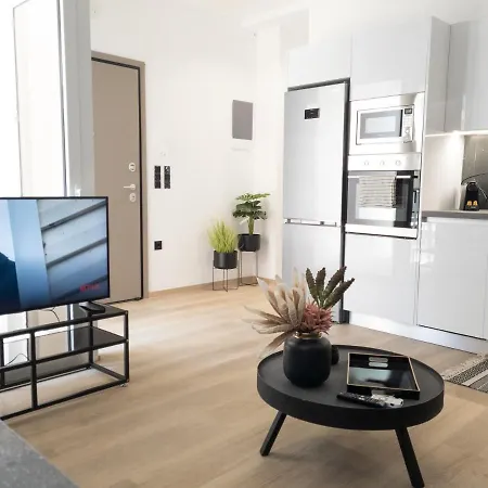 Psaron Suites Near Port Apartment *