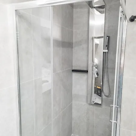 Apartment Psaron Suites Near Port Piraeus