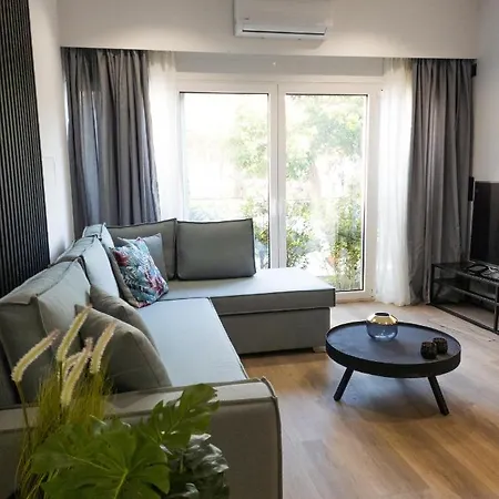 Apartment Psaron Suites Near Port