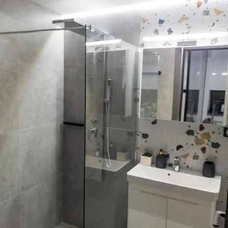 Apartment Psaron Suites Near Port Piraeus